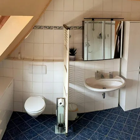 Modern Eingerichtete Doppelhaushaelfte Mit Terasse *