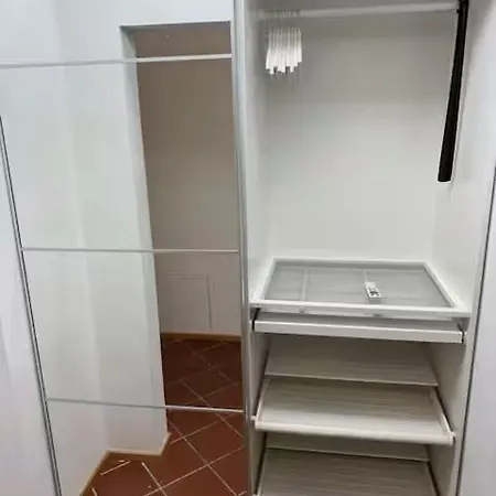 Modern Eingerichtete Doppelhaushaelfte Mit Terasse Norimberga