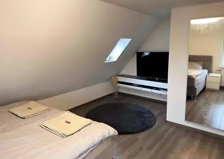 Modern Eingerichtete Doppelhaushaelfte Mit Terasse Casa vacanze *