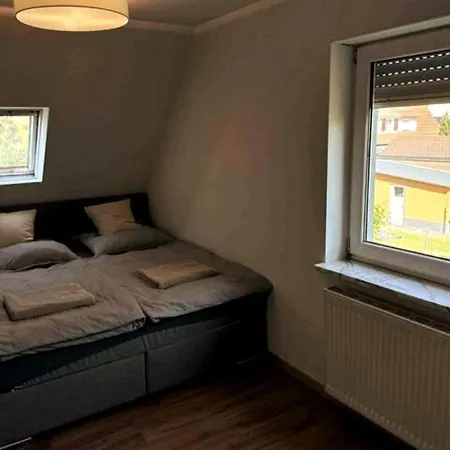 Modern Eingerichtete Doppelhaushaelfte Mit Terasse Casa vacanze *