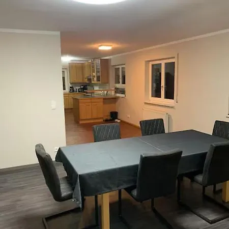 Casa vacanze Modern Eingerichtete Doppelhaushaelfte Mit Terasse *
