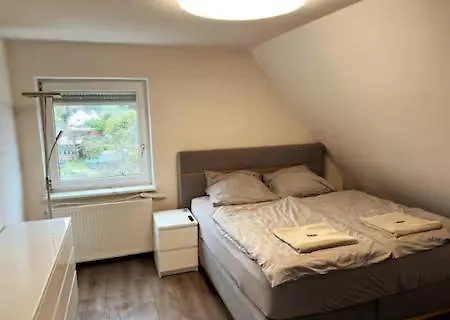 Casa vacanze Modern Eingerichtete Doppelhaushaelfte Mit Terasse Norimberga