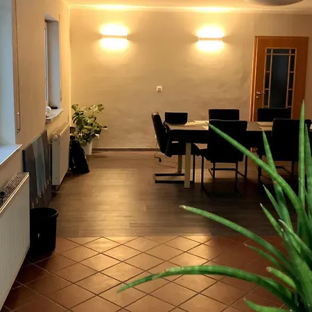 Modern Eingerichtete Doppelhaushaelfte Mit Terasse Casa vacanze *